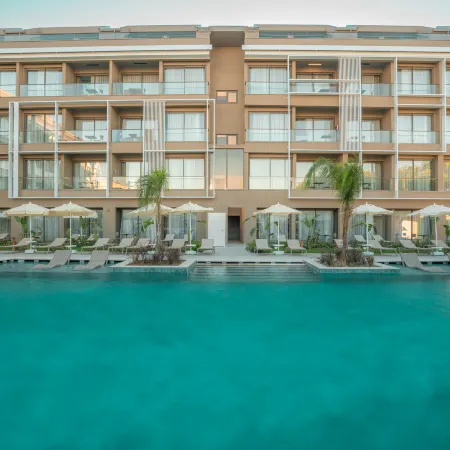 Prive Suite Side & Spa - Adults Only 16 Plus