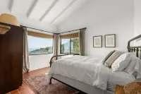 Panoramic Ocean View, 7 Bedroom Gated Villa, with Tennis Court and Swimming Pool - 발코니