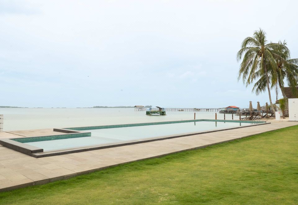 1. 사디 비치 하우..