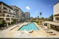 Serene Studio Apt w Balcony by Sea N' Rent 巴特亞姆住宿飯店