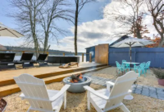 Victorian Lake Oasis | Hot Tub | 30 min to skiing โรงแรมใน