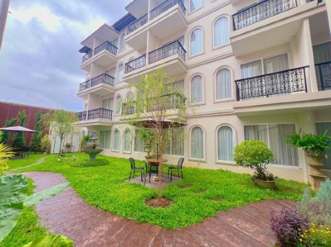 โรงแรมยูรานา พรีเมียร์