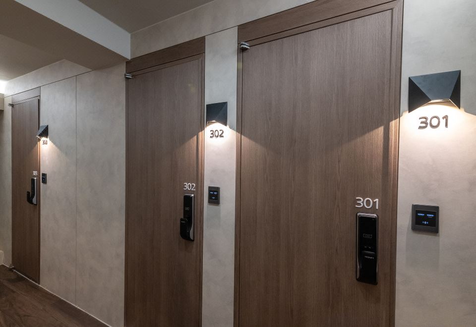 하이 스테이 명동의 현대적인 공용 공간