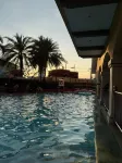 Trendy 1BR Avida Sucat – Pool & Airport Vicinity - 2성급