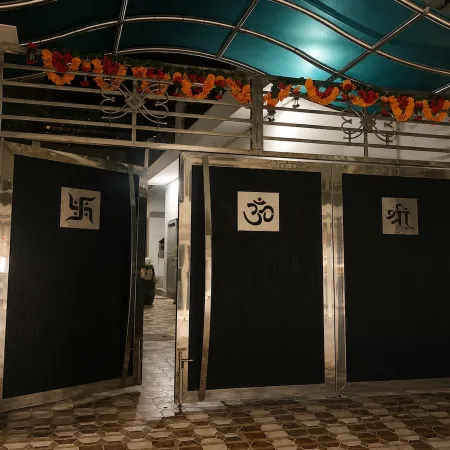 Shri Radha Nikunj Vatika