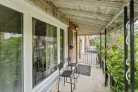 Private Room Downtown Toronto Queen Street Oasis - New