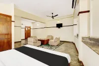 Hotel Rvees Regency - parcheggio
