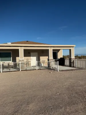 Lucky House (Death Valley) - 주차장