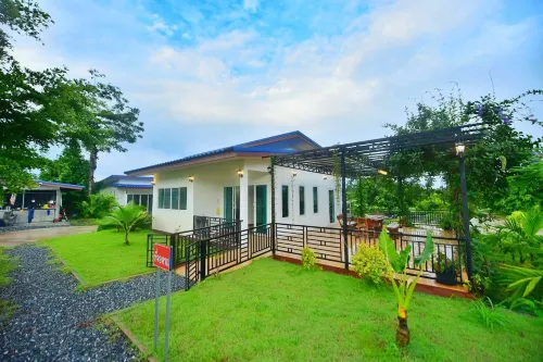 BaansuanThanisorn&Rolf Hotel a Khao Chamao