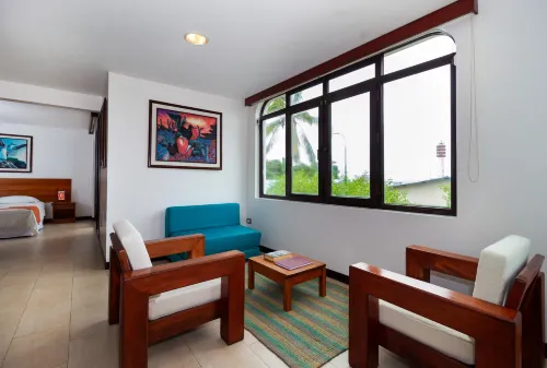 BAY VIEW HOUSE - GALAPAGOS APARTMENTS - 4-Star