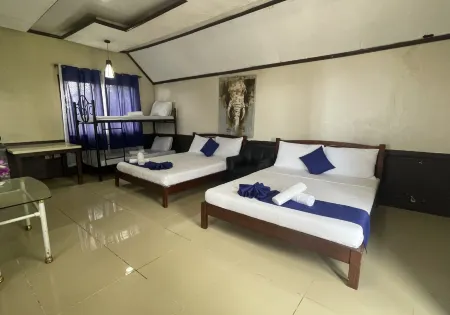 JVR island in the Sky Resort by Hiverooms Отели в г. Баламбан