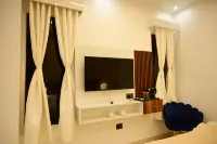 Hotel Vedic Inn - Airport Shuttle