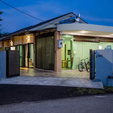 Loh Residence@Pinjistation (8pax 4br)