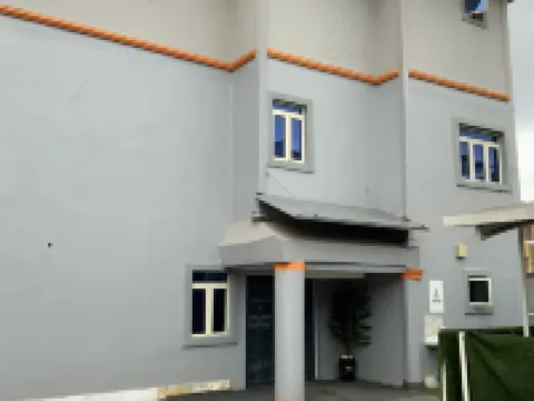 Galpin Suites Ikeja โรงแรมในOjodu