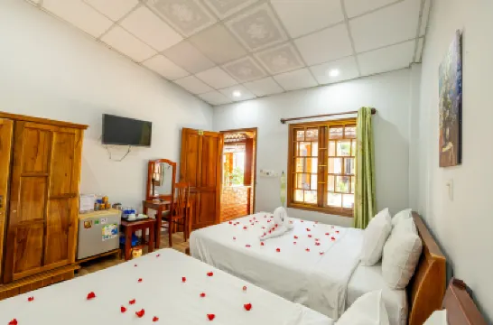 Minh Vuong Bungalow Hotels near Tranh Waterfall