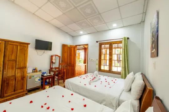 Minh Vuong Bungalow Отели рядом с достопримечательностью «Лонг-Бич Перлс»