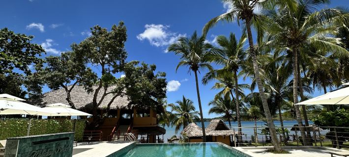 ฮอลิเดย์ บีช โรงแรม โรงแรมในโนซี่บี