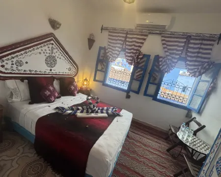 Sakura hotel シェフシャウエンのホテル