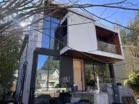 Modern house near UBC Hotels near شاطئ جيريتشو