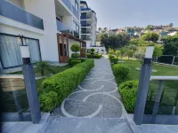 Dreamy luxury duplex villa with a special view and 300 meters of private garden 酒店