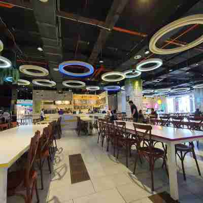 Lovely Vivacity Jazz 2 Cozy Condo 2 Card LV6B Dining/Meeting Rooms