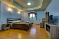 I-Rovers Sports Bar & Guesthouse - 家庭旅館