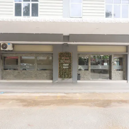 Collection O Near Harbour Bay Mall formerly X Ten Guest House