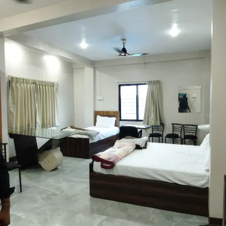 HOTEL SR KILERAMA ASHTA