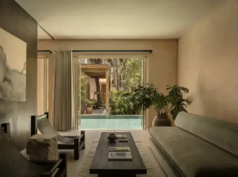 นาโบอา โรงแรม ตูลุม