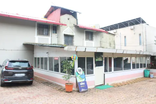 Laxmi Krishna Holiday homes and Resort - Parkplatz