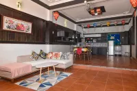 [Central] Spacious Ancient Home - 2 Bedroom Apartment With private living/dining/kitchen area