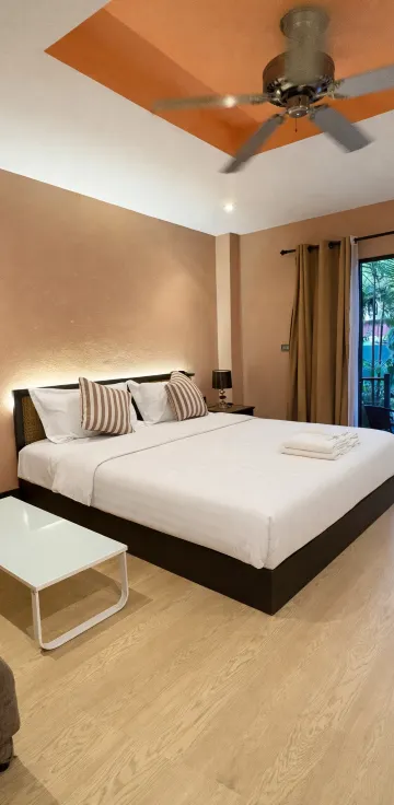 ห้องพรีเมี่ยมดีลักซ์ เตียงใหญ่ พร้อมสระว่ายน้ำ