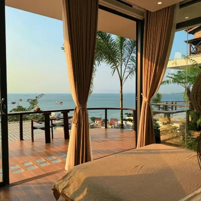 Bui Retreat Hotels near Mulberry Beach
