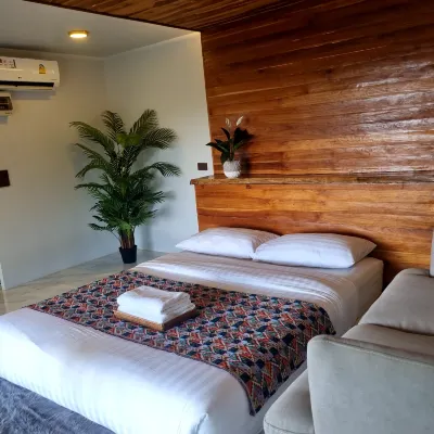 Mornor chaingmai Hotels near Chokchai Elephant Camp Thailand