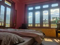 Suraj Guest House And Cafe - Pensions