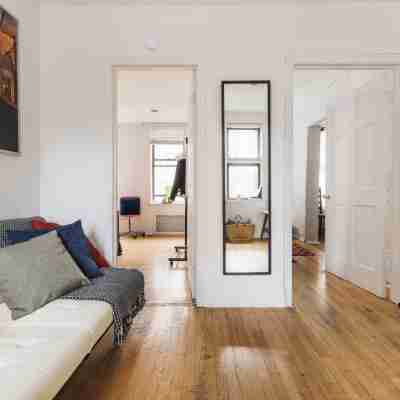 ☆ 2BR East Village ☆ Sleeps 5 | BEST LOCATION ☆ Others