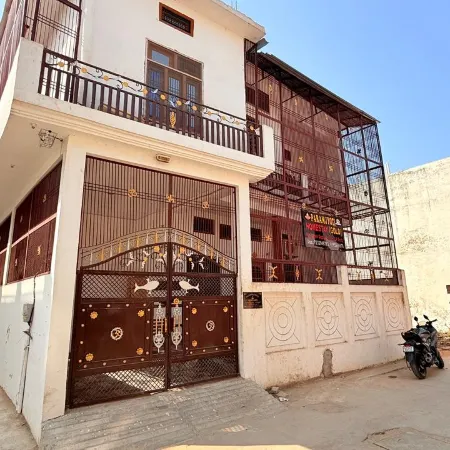 Paramjyoti HomeStay