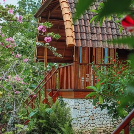 Tukad Gepuh Cottage And Resto Отели рядом с достопримечательностью «Холм Букит-Телетабис»