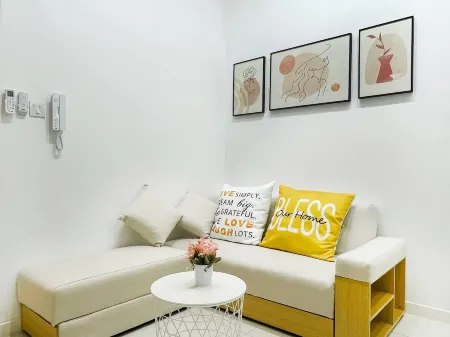 Paradigm Residence by Antlerzone Отели в г. Тебрау