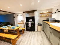 Stone cottage, own parking & EV charger -Buttercup