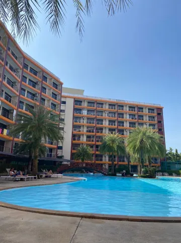 รูปภาพของอพาร์ทเมนต์ Thai Studio Condotel 777 ตั้งอยู่ติดกับชายหาดที่ยาวที่สุดและสะอาดที่สุด