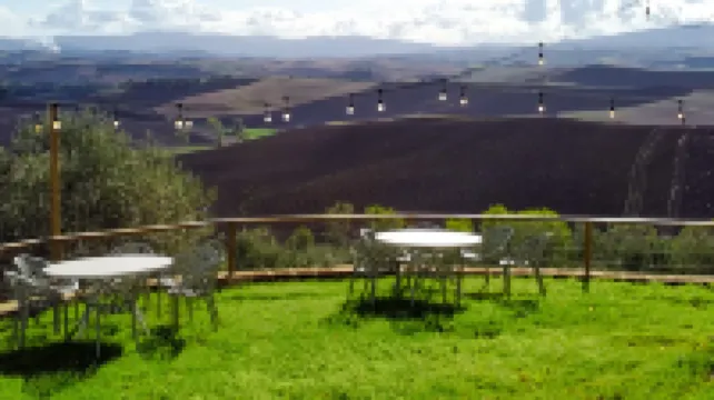 ラ ルナリア ディ ラヤティコ のホテル