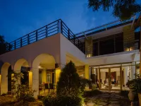 Lakeside Manor Villa Hotels near Yilan Sancing Temple