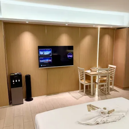 Venice Luxe Urban Pool Retreat,  Sauna, Netflix