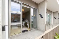 Petone City Studio with Balcony - 3-Star