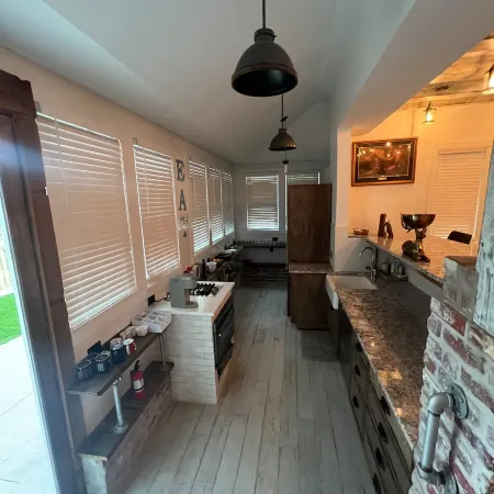 Stylish Stay Near CWS, Zoo & Downtown Fun