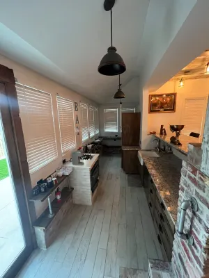 Stylish Stay Near CWS, Zoo & Downtown Fun - Homestays