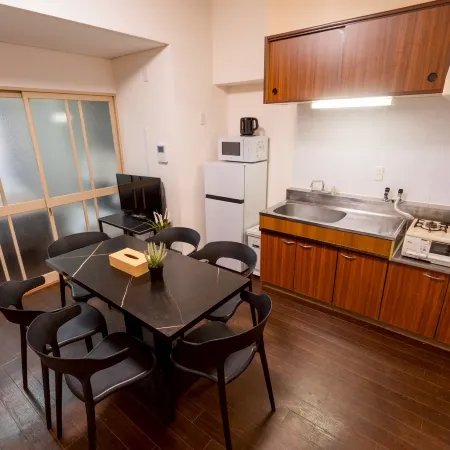 Sakura Tei – Namba Family House