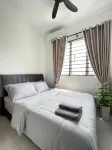 Family Suite Bangi Avenue by Le Cozy Home - parking