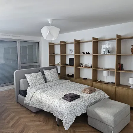 Spacious 1BR • 4 Guests • La Défense • Metro 5 min